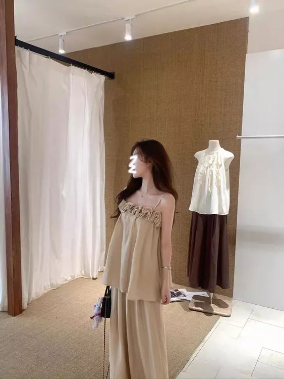 法式甜美纯欲夏日穿搭套装花朵吊带背心上衣女装夏季休闲裤两件套