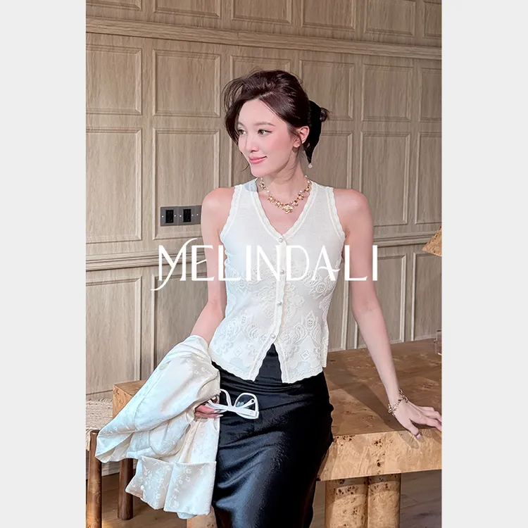Melinda Li【古董白】重工提花蕾丝波浪边珍珠扣薄款百搭马甲背心
