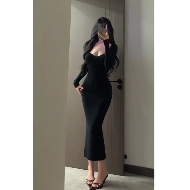 法式纯欲风黑色V领针织连衣裙女秋冬长袖修身显瘦气质包臀长裙