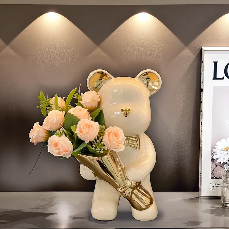 现代轻奢暴力熊捧花摆件家居客厅电视柜茶几桌面装饰品送礼高级感
