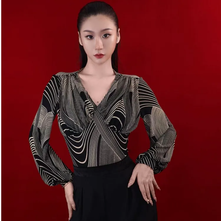 Tina舞服肌理弹网—原创线艺灯笼袖V领摩登上衣A13