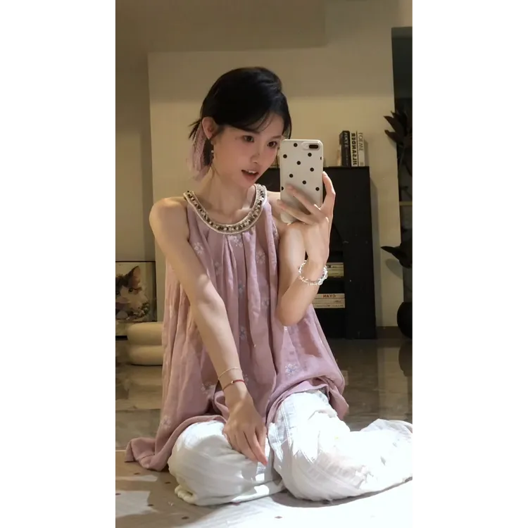 MARIE.COCO粉色刺绣宽松无袖挂脖吊带背心女夏季白色休闲裤两件套