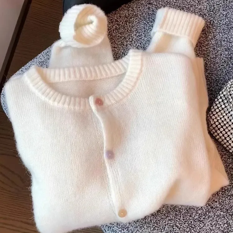 CHAO级推荐！温柔奶白色毛衣女早秋2025年新款软糯马海毛针织上衣