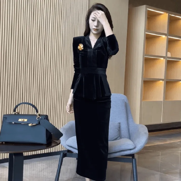 【两件套】新款气质高级感洋气显瘦V领上衣高腰半身裙时尚套装2147