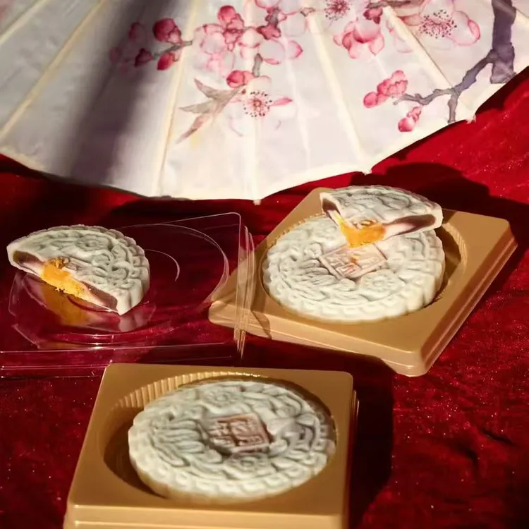 冰皮大月饼潮汕味道广式精致蛋黄雪媚娘中秋赏月美味大月饼