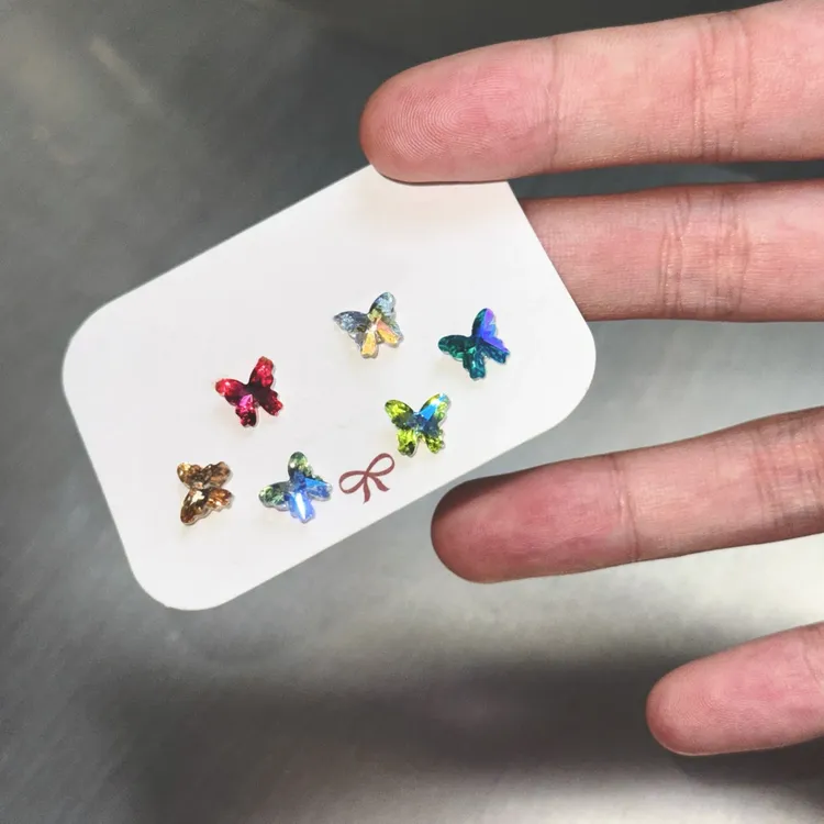 合金耳饰 流光风蝴蝶耳钉百搭炫彩精致耳骨耳钉气质迷你小众蓝色