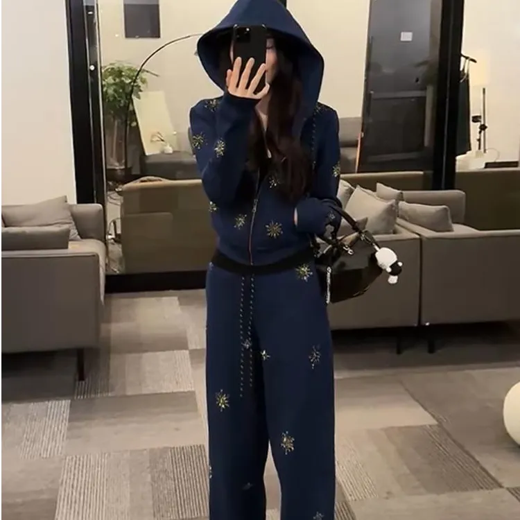 慵懒风小众设计感春秋一整套休闲套装女洋气减龄烫钻连帽卫衣两件