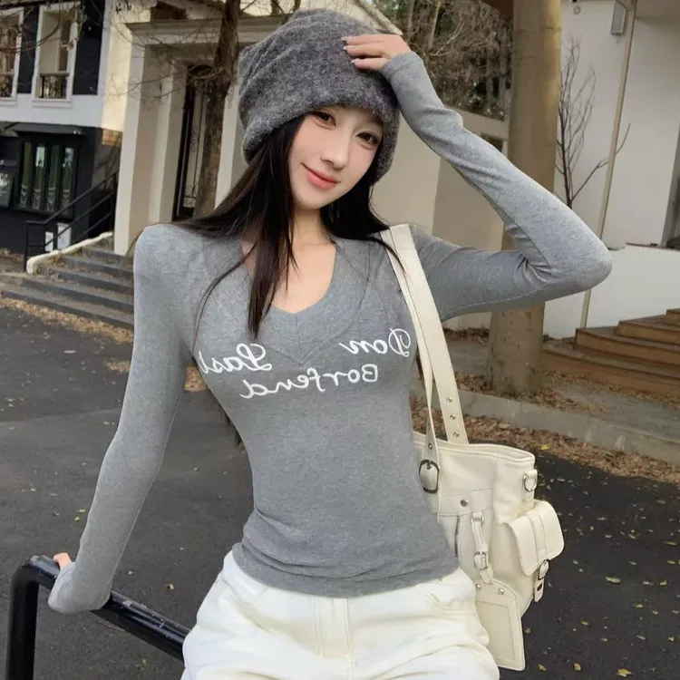 美式复古字母印花大V领T恤女长袖螺纹打底衫辣妹修身秋季显瘦上衣