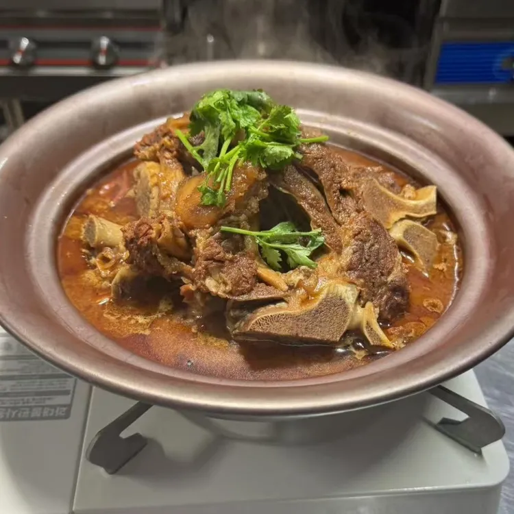 麻辣牛骨头：牛排火锅教程