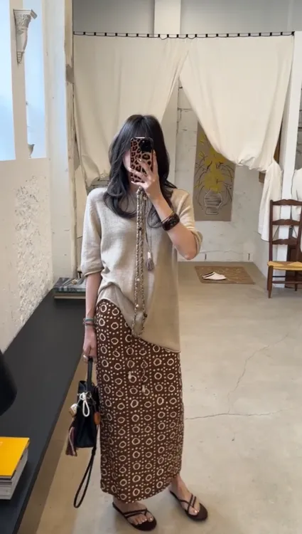 2025春季新款法式气质高级感圆领短袖针织上衣复古后开车半身裙