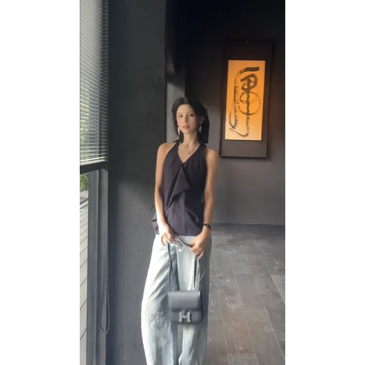 MARIE.COCO韩系设计感轻奢不规则吊带背心搭配时尚气质牛仔裤套装