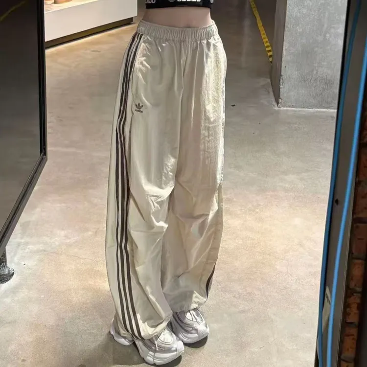 adidas三叶草琥珀流光经典 条纹速干休闲舒适百搭运动长裤 KS3325