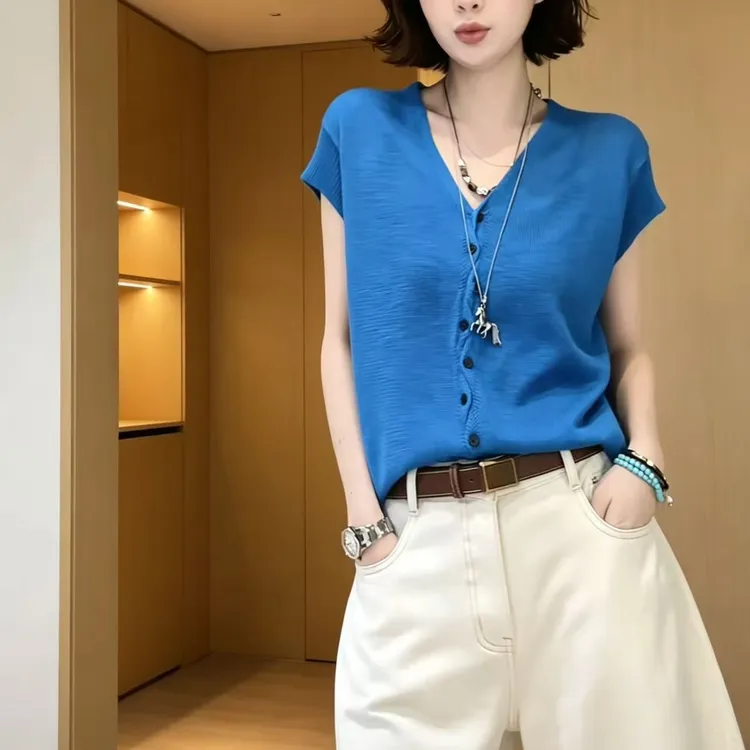 夏季新款简约纯色单排扣V领短袖针织上衣女洋气减龄薄商品图