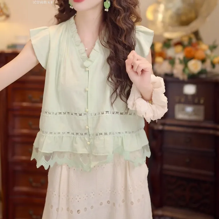 【南亭浅草】夏季港风复古V领花边拼接无袖小衫百搭上衣女LK2505176