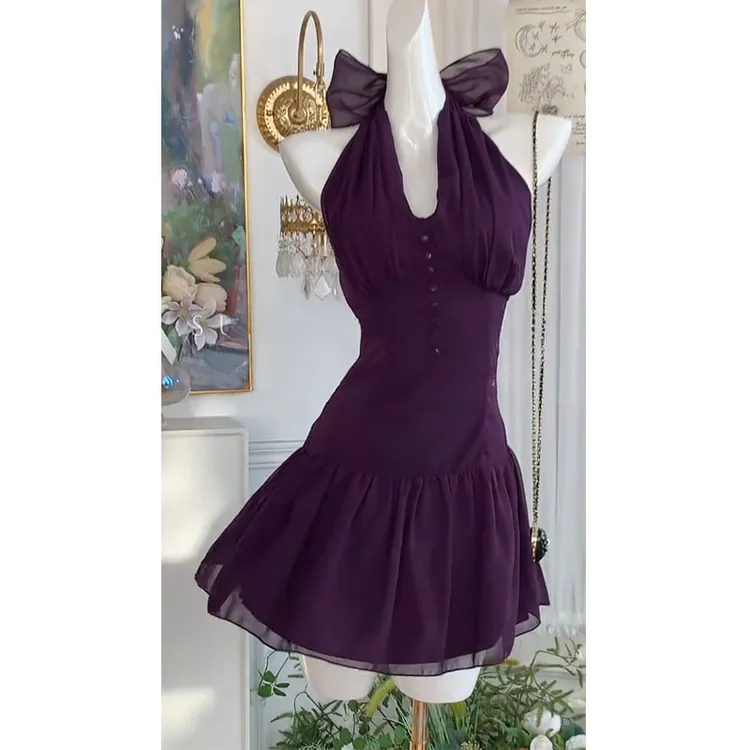 法式御姐风挂脖露背连衣裙2025夏季新款氛围感收腰显瘦包臂短裙子