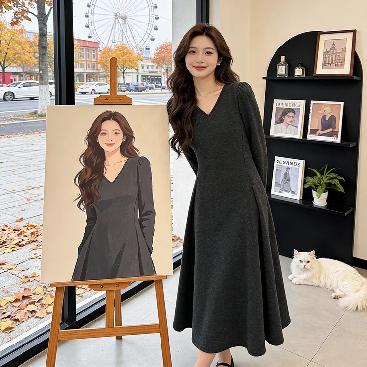 2025冬季加厚长袖高弹针织百搭时尚显瘦打底收腰连衣裙