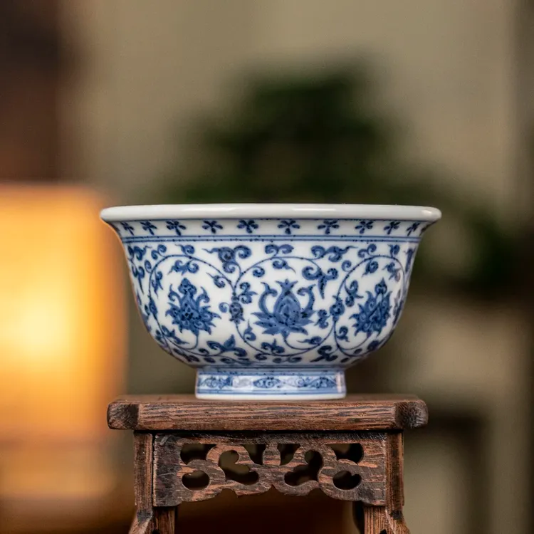 宣乐堂青花缠枝莲压手（狮心）