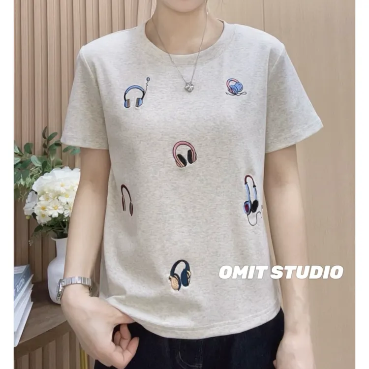 【耳机刺绣】新款正肩弹力棉刺绣工艺修身透气短袖