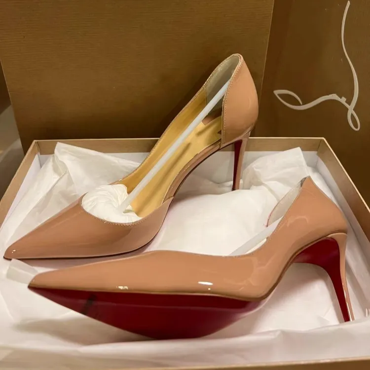 2025新款春秋尖头侧空性感红底裸色高跟鞋女细跟气质黑色漆皮单鞋