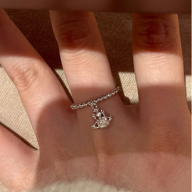 铜合金戒指 银色小土星锆石戒指小众指环独特轻奢高级感女设计感