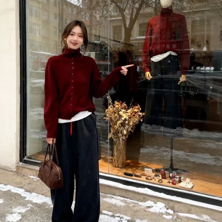 大码气质红色翻领针织开衫2025秋冬毛衣微胖mm宽松显瘦打底衫上衣