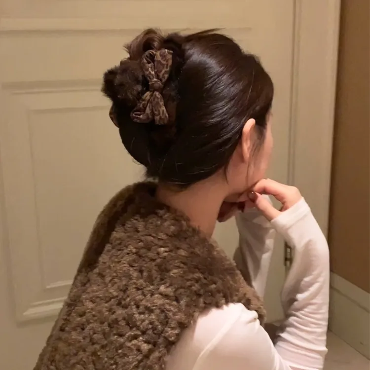 复古豹纹蝴蝶结毛绒抓夹女大号盘发鲨鱼夹新款高级感气质发夹发饰