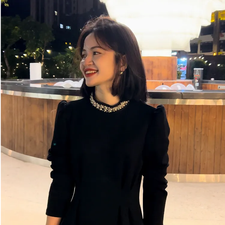 【当天发货】黑色长裙赫本风高级感连衣裙收腰长袖气质显瘦小黑裙
