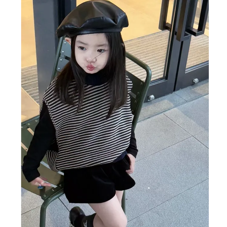 小思家2025女童秋季新款韩版洋气纯色打底衫短裤条纹毛衣马甲套装
