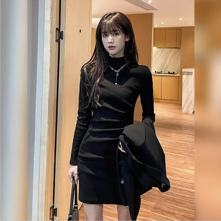 黑色高领性感包臀裙显瘦裙子女秋冬爆款2025新款连衣裙气质小黑裙