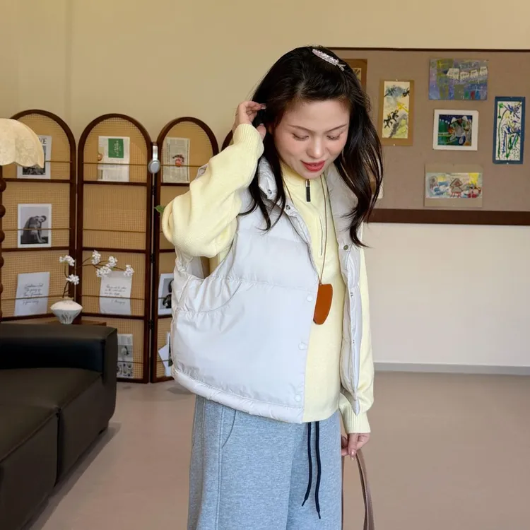 小个子圆圆黑白双巧95%白鸭绒羽绒服马甲立领坎肩短款保暖冬装女