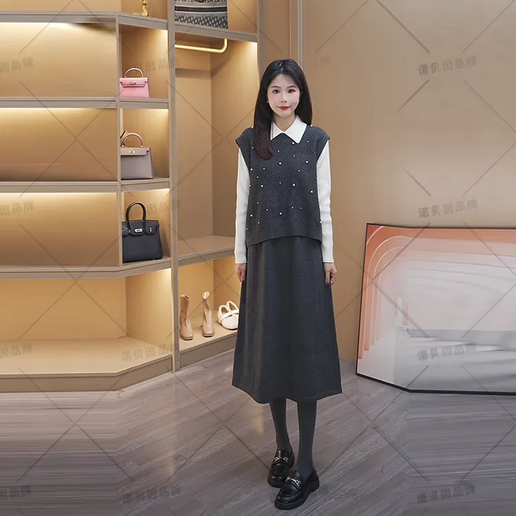 nuobeiyin/诺贝因冬季钉珠装饰针织马甲连衣裙两件套装裙 NDG9011