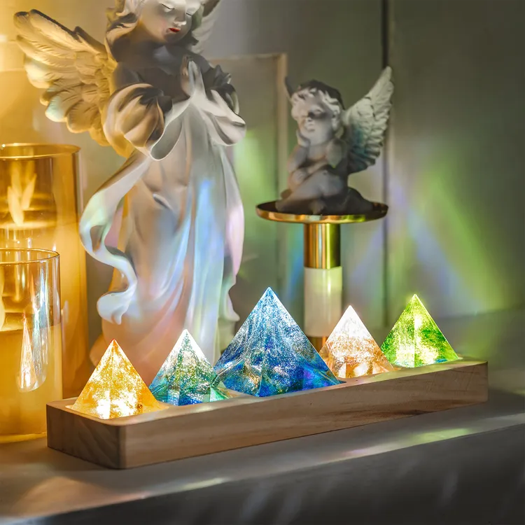 七彩琉璃水晶爱情守护金字塔桌面摆件装饰品办公室小夜灯生日礼物