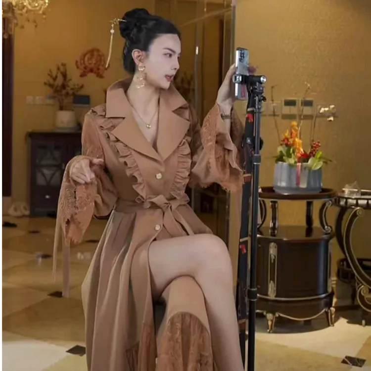 魏元高定/卡其色显瘦蕾丝拼接喇叭袖气质时尚中长款风衣-0932