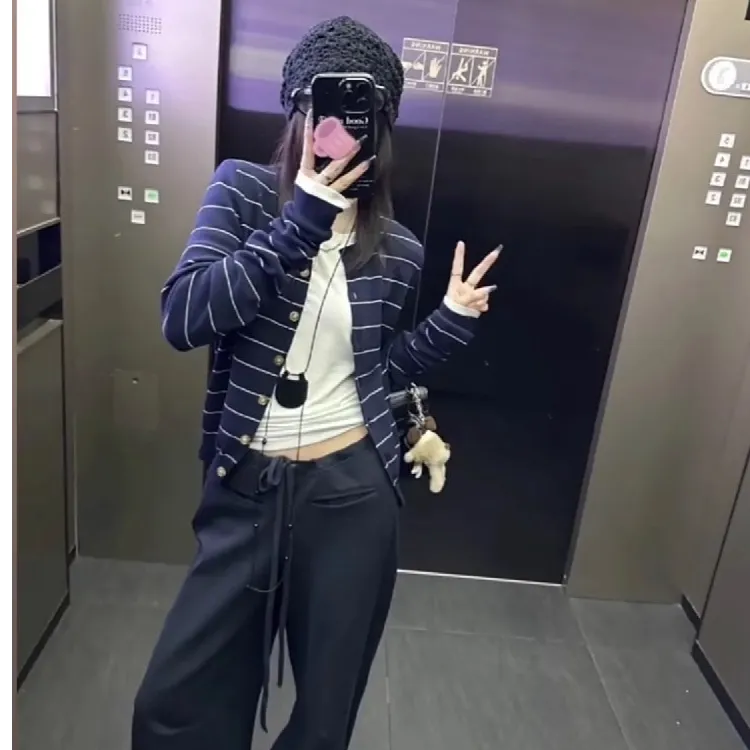 秋季藏青色条纹针织开衫女2025新款韩系穿搭正肩毛衣外套女上衣