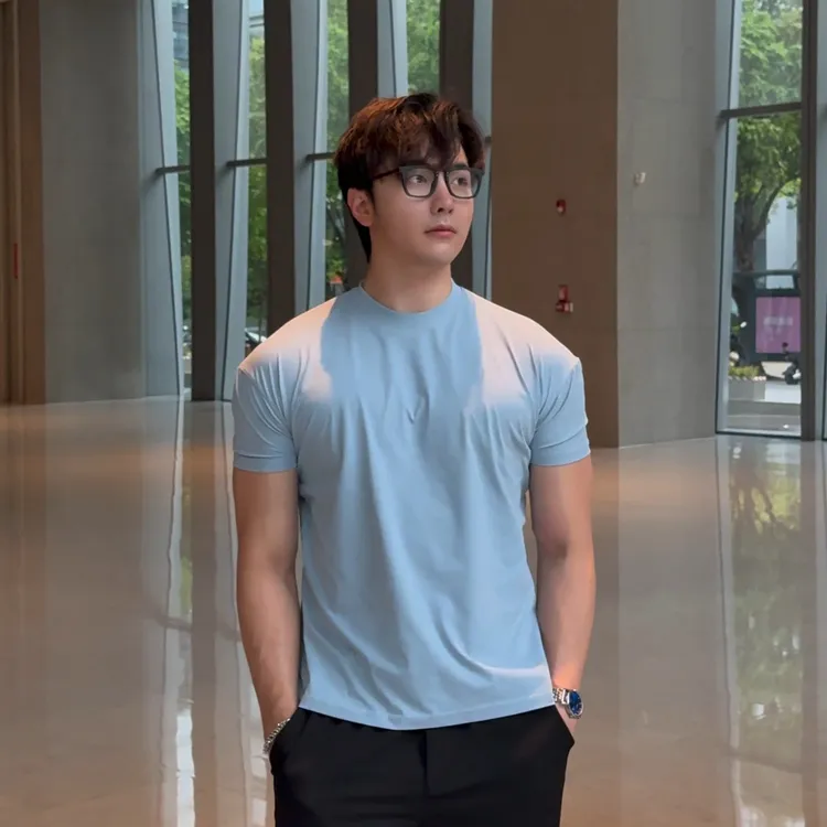 短袖圆领运动日常夏季休闲纯色T恤薄款男装健身修身透气速干弹力