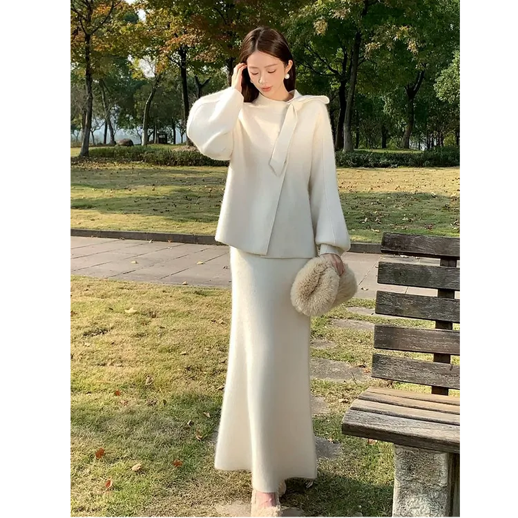 早秋端庄大气名媛高级感温柔小香风白色针织毛衣套装女百搭两件套