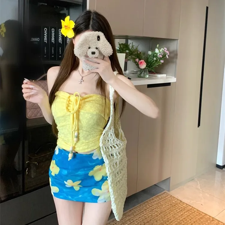 多巴胺泳装女挂脖吊带背心小胸聚拢海边花朵网纱两件套泳衣女性感