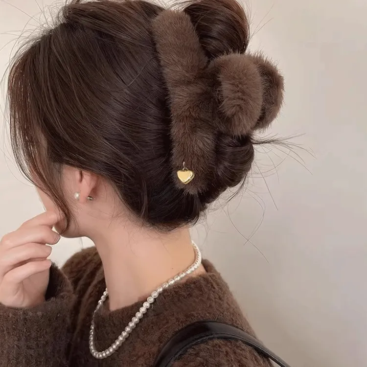 秋冬森毛绒绒抓夹2025发卡女气质简约风鲨鱼夹甜美复古盘发夹商品图