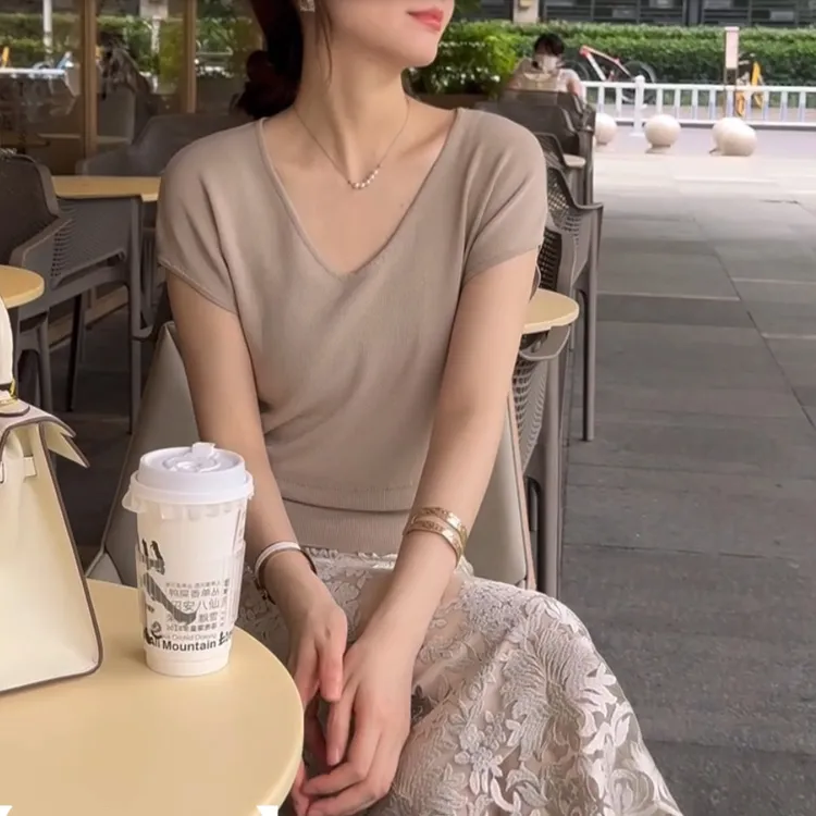 针织上衣~春夏季百搭时尚气质设计短袖针织衫设计感女上衣H6-99