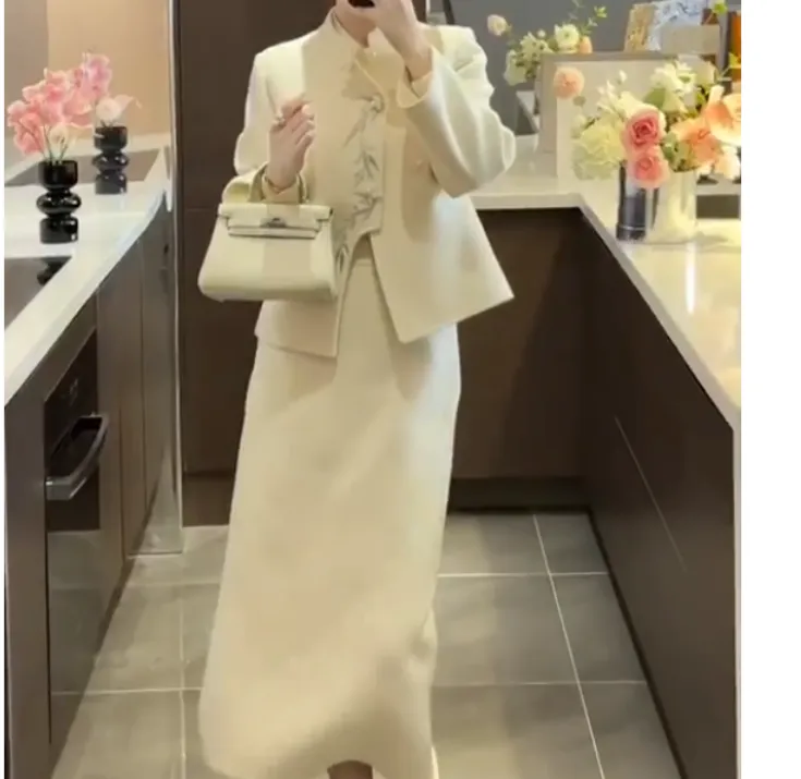 2024冬季新款时尚女装网红高级感休闲爆款外套裙子女好