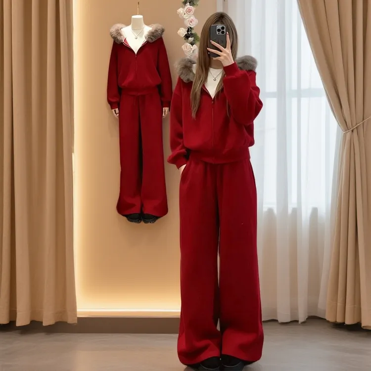 欧货红色加绒加厚运动套装女秋冬2025新款减龄毛领开衫上衣两件套