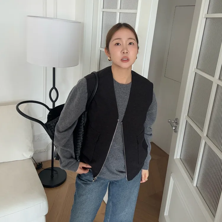 widelia陈姬儿秋冬简约圆领拉链马甲外套女双口袋无袖上衣8152