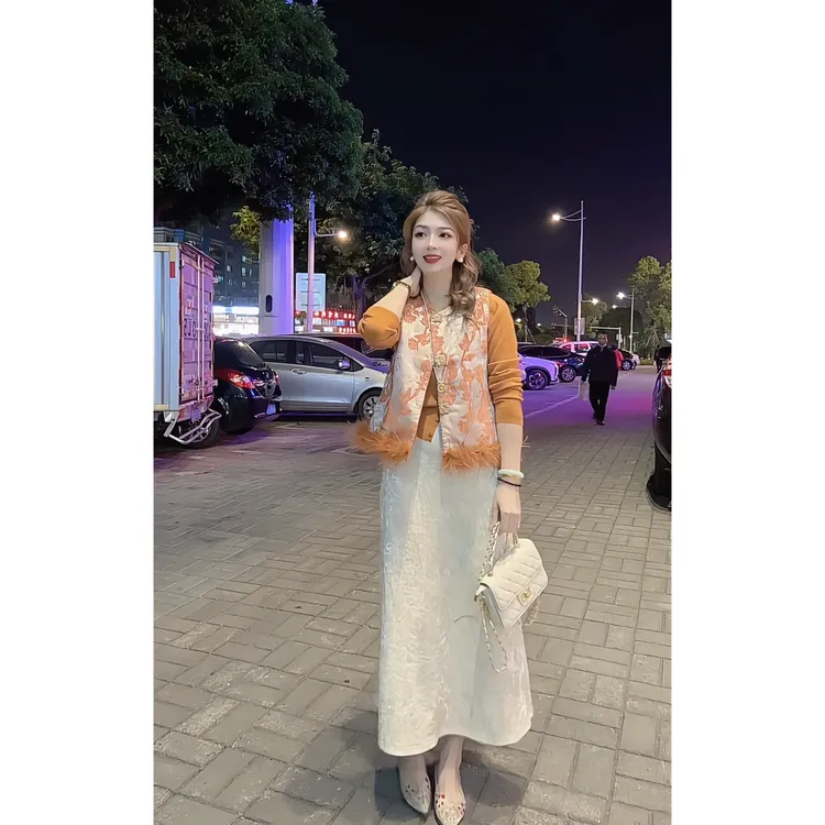 涵涵家 新中式国风钉珠毛边马甲 VS 松紧腰加绒丝绒半裙-58030