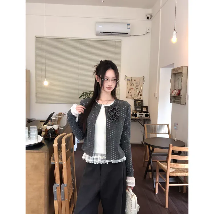 纯欲蕾丝拼接上衣女显瘦打底衫+修身款圆领波点长袖开衫Q 9252#