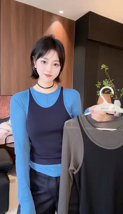 2025早秋新款简约时髦撞色真两件叠穿修身显瘦韩系长袖针织上衣女