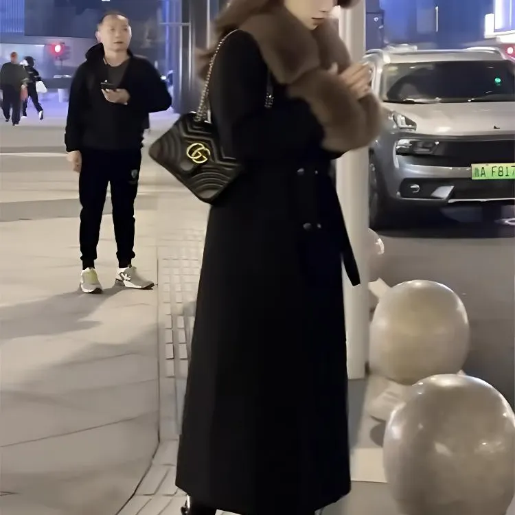 2025年秋冬网红新款长款毛呢大衣女高级感气质大毛领系带显瘦外套