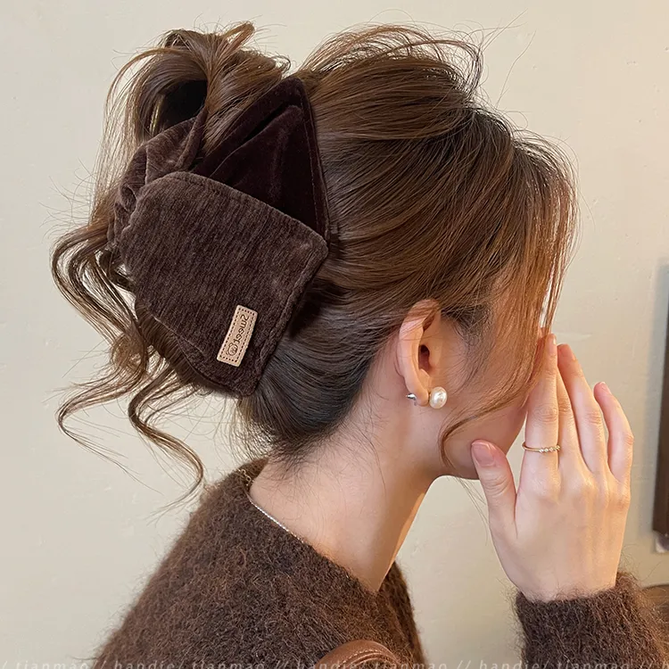 复古丝绒三角抓夹女高级感2025新款高端后脑勺盘发大号鲨鱼夹发卡