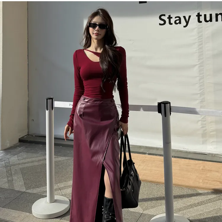 运补6-8 御姐风新款酒红色时尚套装半身裙皮裙加绒长袖内搭两件套