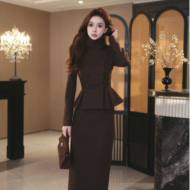 罗曼湾湾2025新款时尚气质显瘦修身设计师高端呢子套装
