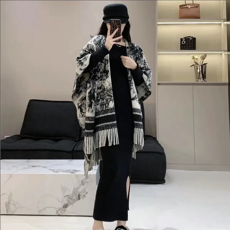 【水墨东方美学】花纹披肩围巾长款冬季氛围感保暖百搭时尚感双面